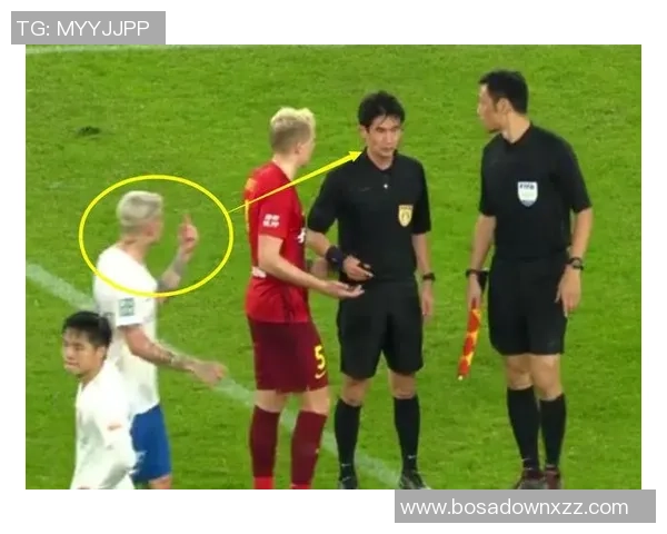 恐遭罚？蓉城球迷朝河南外援竖中指+学猴叫致其溃散！竞赛险中止